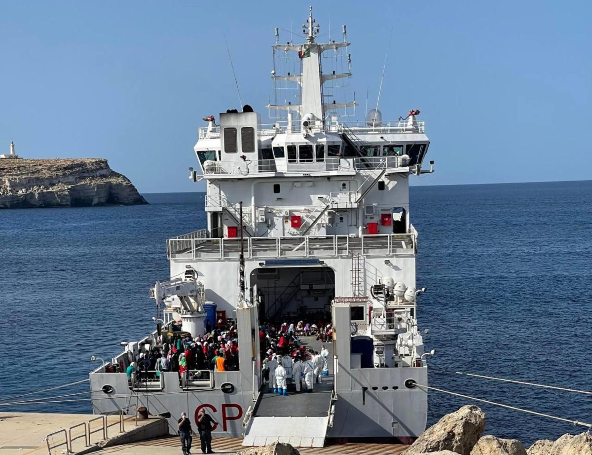 Migranti, si svuota l’hotspot di Lampedusa: oggi altri trasferiment…