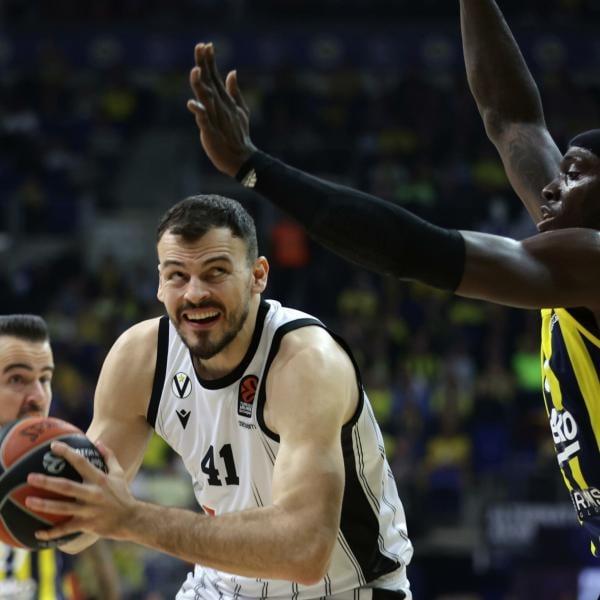 Eurolega, la Virtus Bologna cade in casa del Fenerbahce: il racconto del match