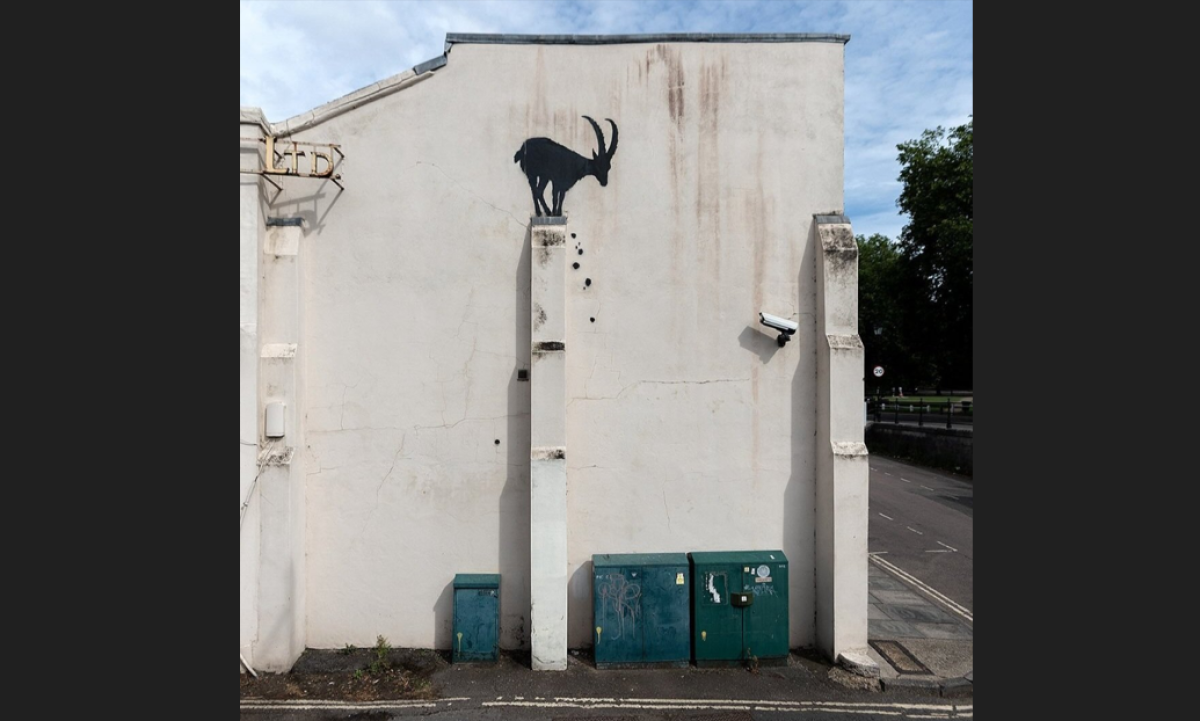 Qual è il significato della capra domestica di Banksy a Londra? Lo street artist colpisce ancora con un nuovo murales | FOTO