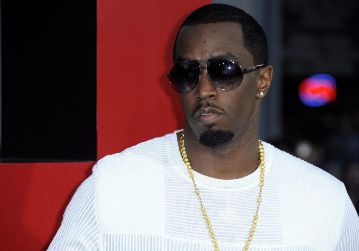 Puff Daddy tra musica e gangster, i successi e l’inferno della sua vita turbolenta