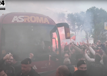 Europa League 2024, Roma-Bayer Leverkusen: l’arrivo del pullman giallorosso tra cori e fumogeni| VIDEO