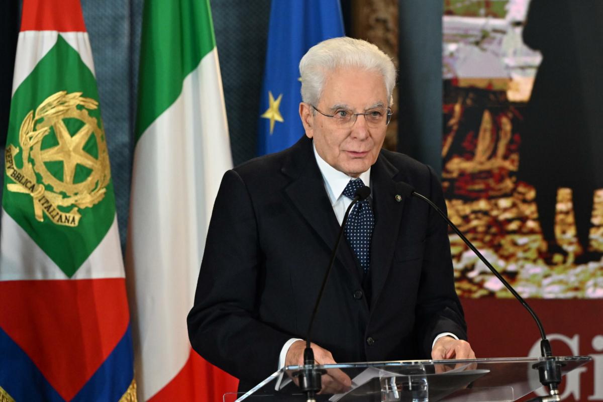 Carceri, Mattarella incontra la polizia penitenziaria: “Intervenire contro i suicidi”.