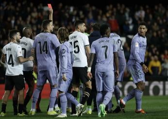 Valencia-Real Madrid, arbitro nella bufera: fischia la fine un istante prima del gol di Bellingham | VIDEO