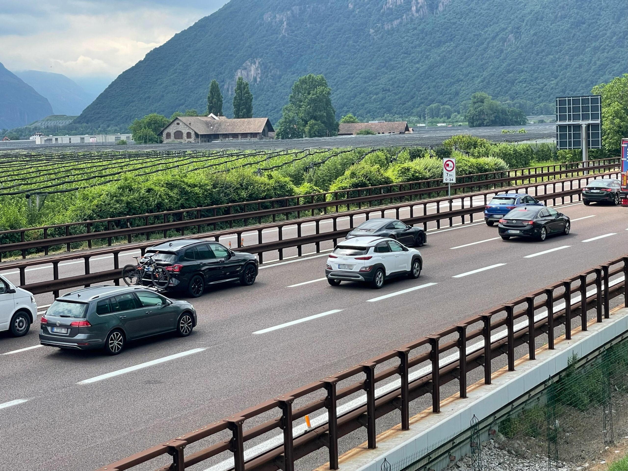 A1, incidente tra Valdichiana e Fabro: tir in fiamme, 10 km di coda