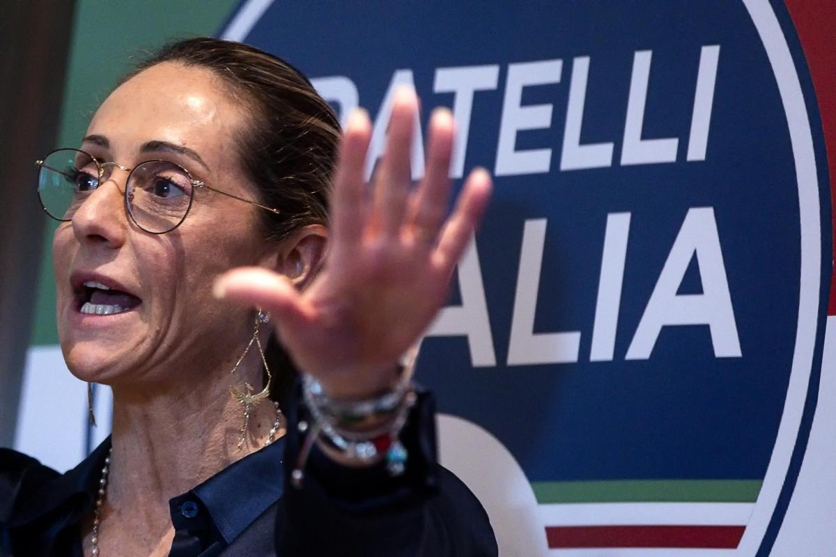 Arianna Meloni indagata per traffico d’influenze? Da FdI sono sicuri: “Complotto per fermare le riforme del governo. Contro di lei attacchi sconvolgenti”