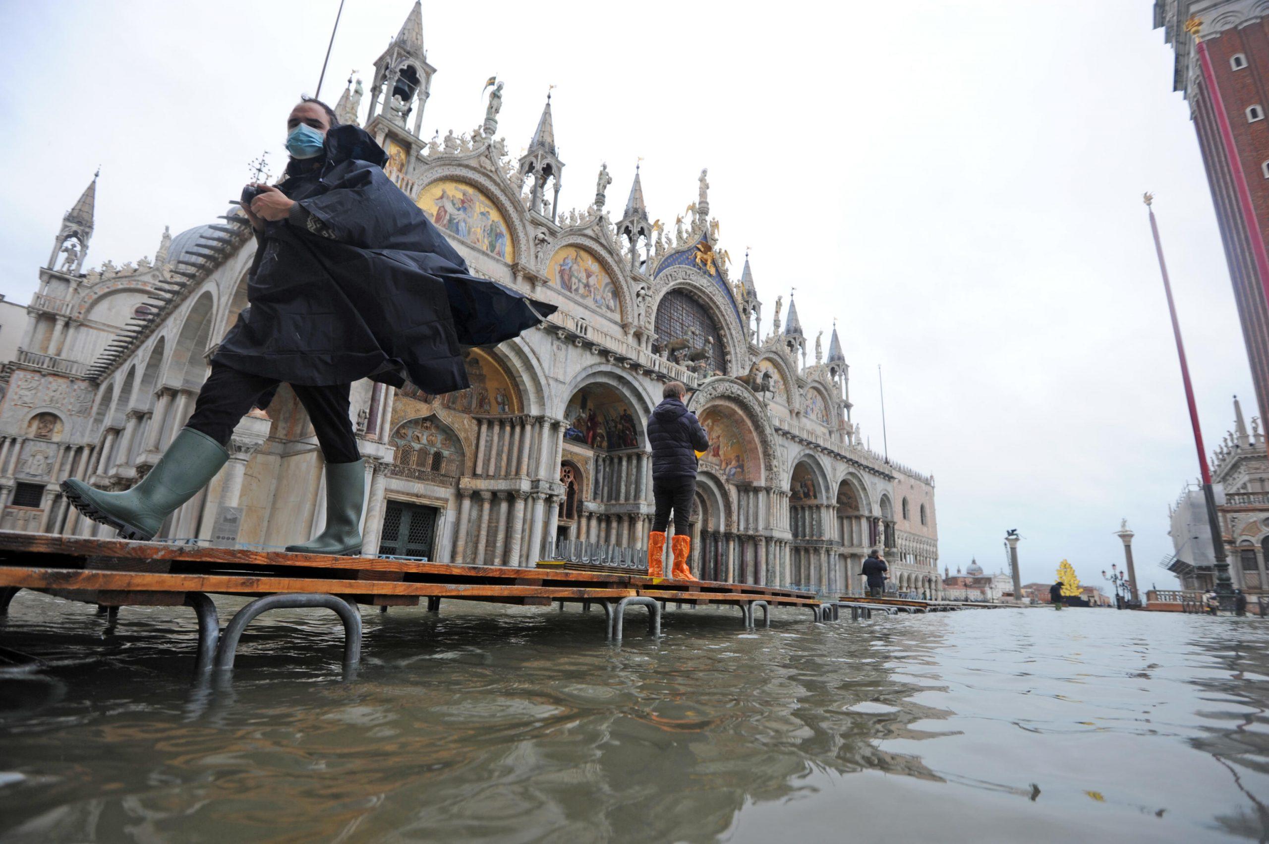 Venezia acqua alta, il Mose non è entrato in funzione