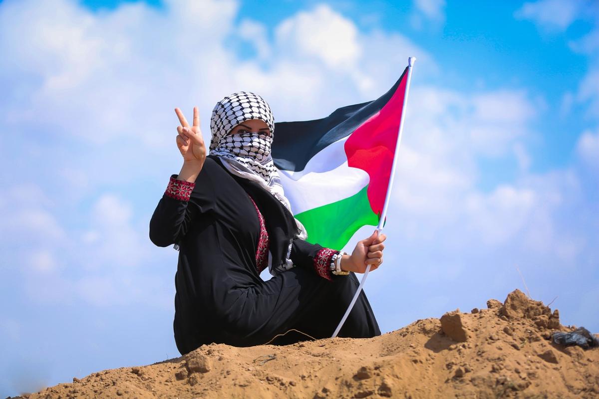 L’UE non ha bloccato tutti i fondi ai palestinesi: “Sono solo in re…