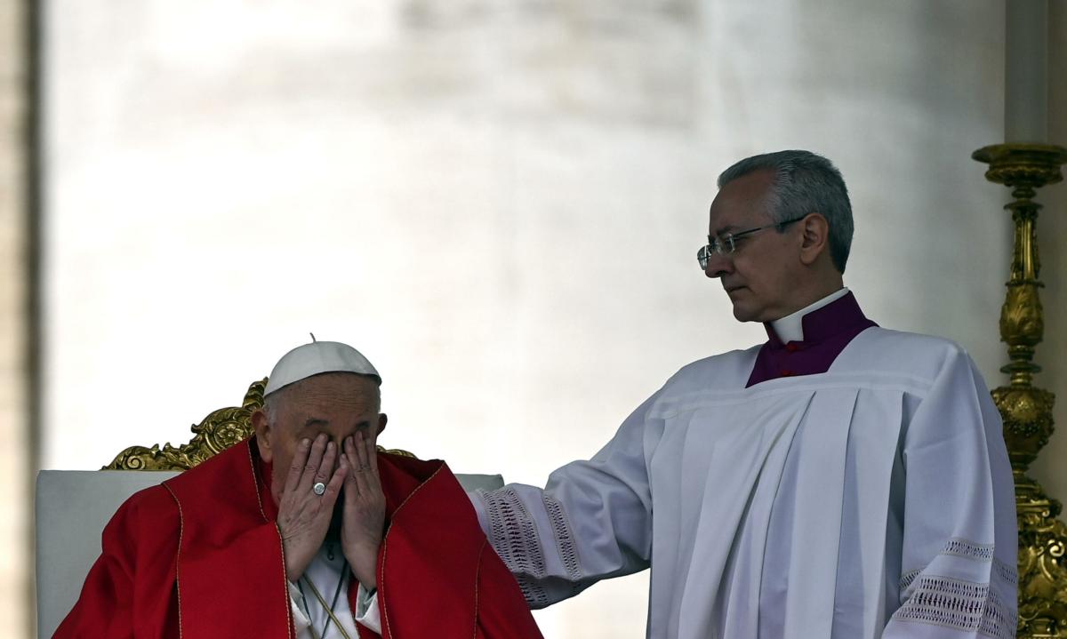 Papa Francesco, strage di Mosca: “Atto disumano che offende Dio”. E nell’Angelus di Domenica delle Palme condanna brutalità della guerra