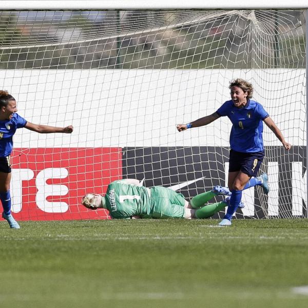 Calcio femminile, l’Italia batte la Colombia: a Roma finisce 2-1