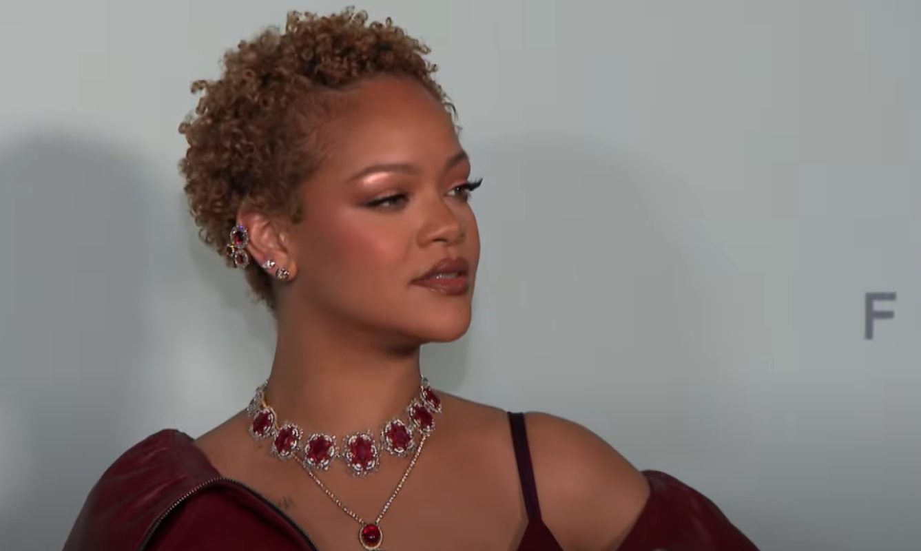 Perché Rihanna ha perso i capelli? La verità dietro la caduta post-parto e il lancio della sua linea di prodotti | VIDEO