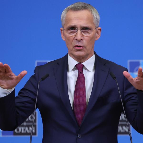 Nato, Stoltenberg annuncia l’allargamento: “La Svezia aderirà al Patto Atlantico entro luglio 2024”