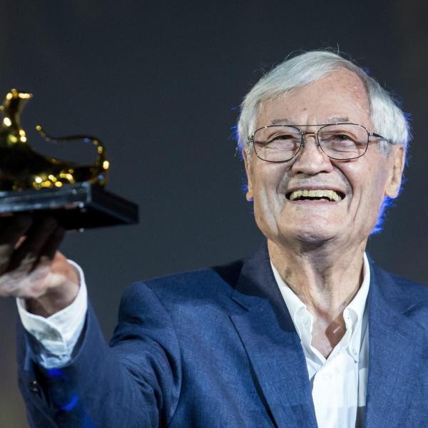 Addio a Roger Corman: causa morte, età, carriera, moglie e figli del re dei b-movie di Hollywood. Aveva scoperto Martin Scorsese, Robert De Niro e Jack Nicholson