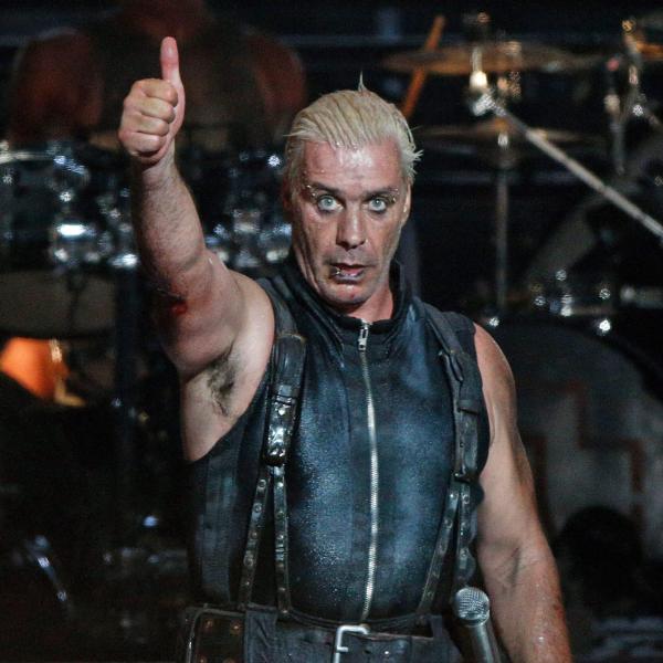 Rammstein, la band non si scioglierà: confermato il ritorno dopo le accuse di molestie sessuali al frontman Till Lindemann