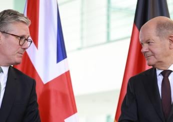 Il premier britannico in Germania, la Gran Bretagna vuole riprendere i rapporti con Unione Europea: Starmer invertirà la rotta della Brexit?