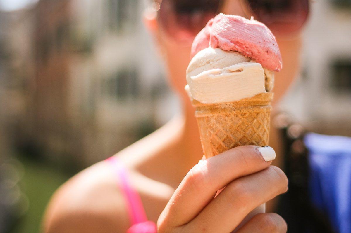 Aumenta il prezzo del gelato: guerra e caldo imminente le cause