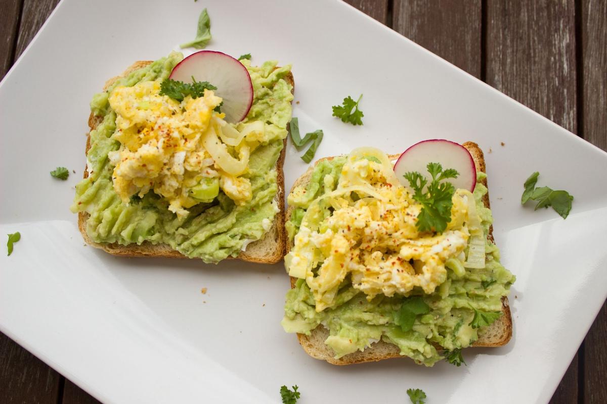 Come si sceglie e come si mangia l’avocado:  ricette velocissime