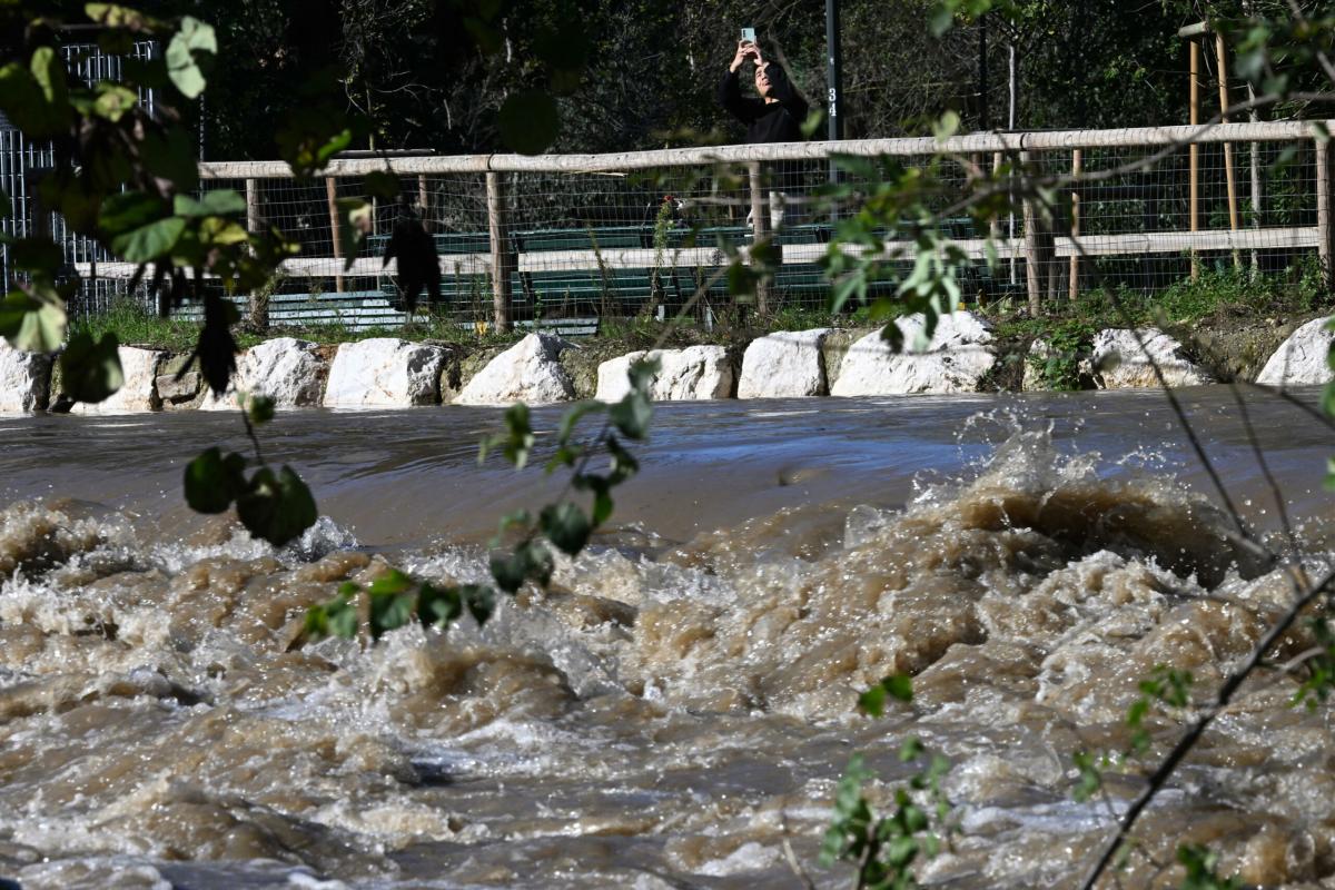 Maltempo Milano oggi: sale livello dei fiumi Seveso e Lambro. Il Comune rassicura: “A lavoro in tutti i quartieri”