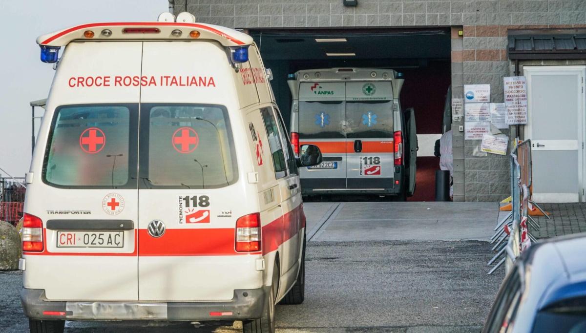 Napoli, bimba di cinque anni precipita dal terzo piano: morta. Trag…