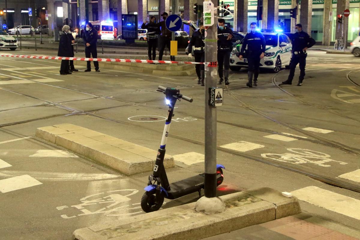 Milano, incidente con il monopattino: in coma un ragazzo di 16 anni