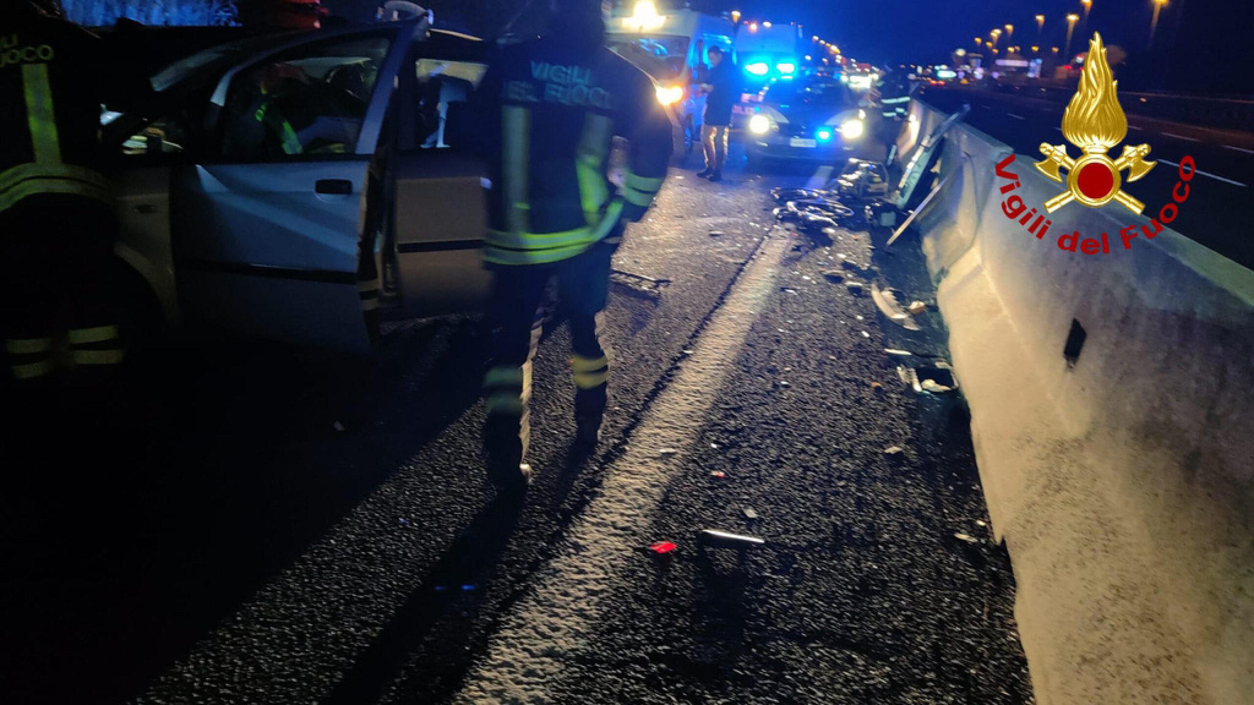 Lecce, incidente a Santa Cesarea Terme: 50enne perde il controllo dell’auto, lui muore. Grave il nipote in ospedale