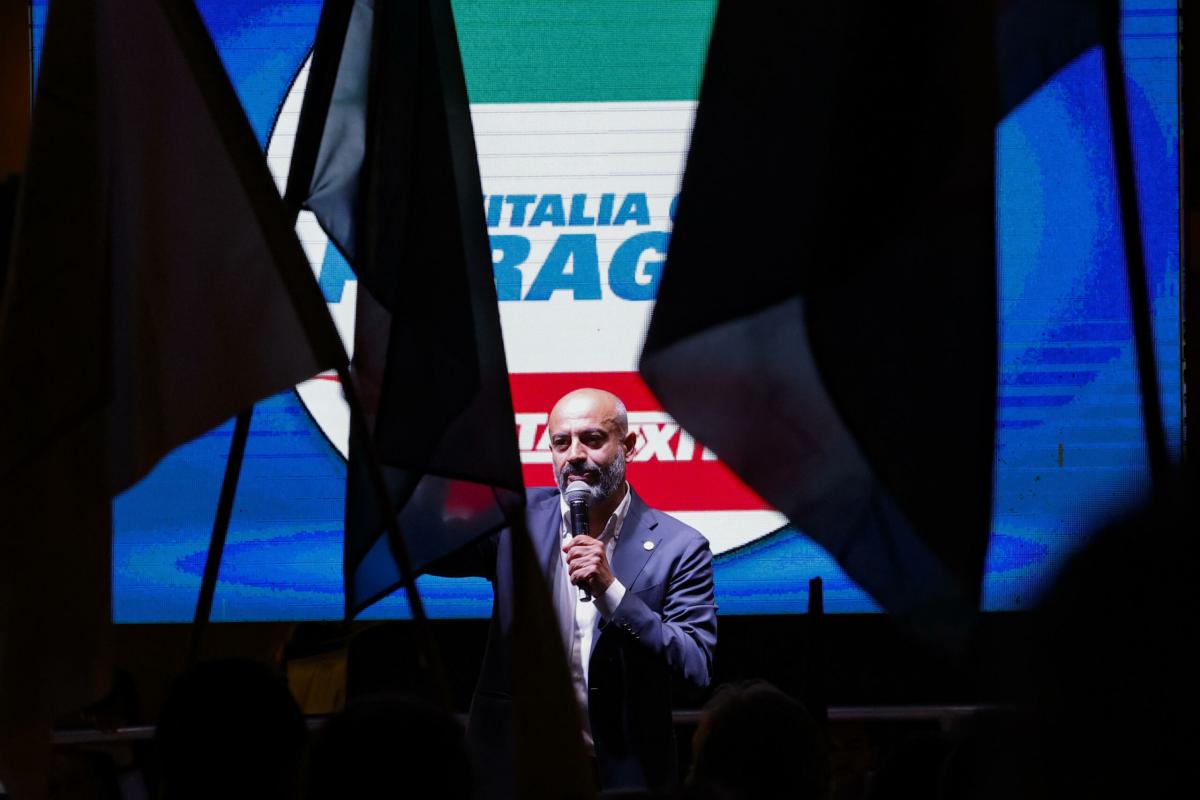 Italexit, arrivano le dimissioni di Gianluigi Paragone: “Continuerò ad elaborare il mio pensiero in un altro modo”