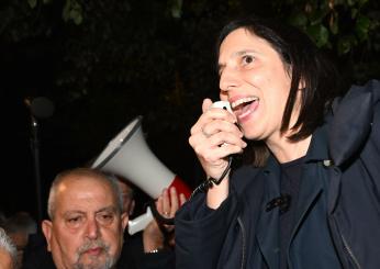 Rai, tensioni al presidio per la libertà di stampa in viale Mazzini. Schlein: “Svilita da TeleMeloni” | VIDEO