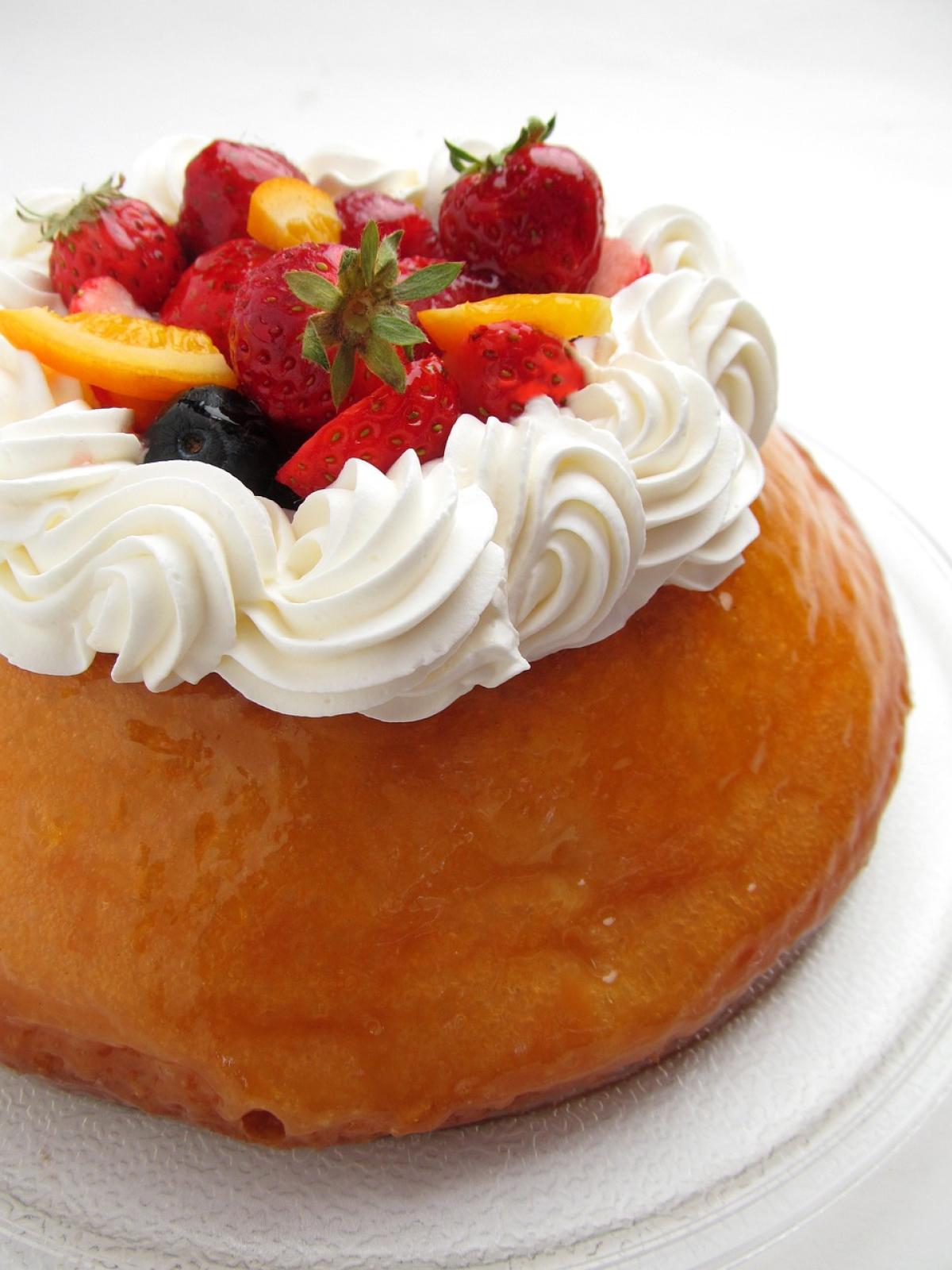 Savarin dolce: la ricetta di un grande classico della pasticceria