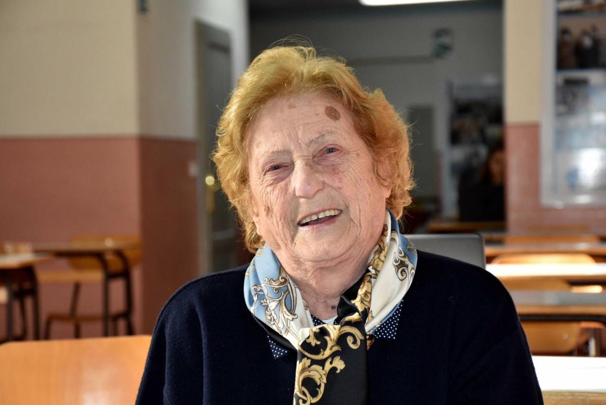 Imelda Starnini: Maturità completata a 90 anni, cos’ha detto alla f…