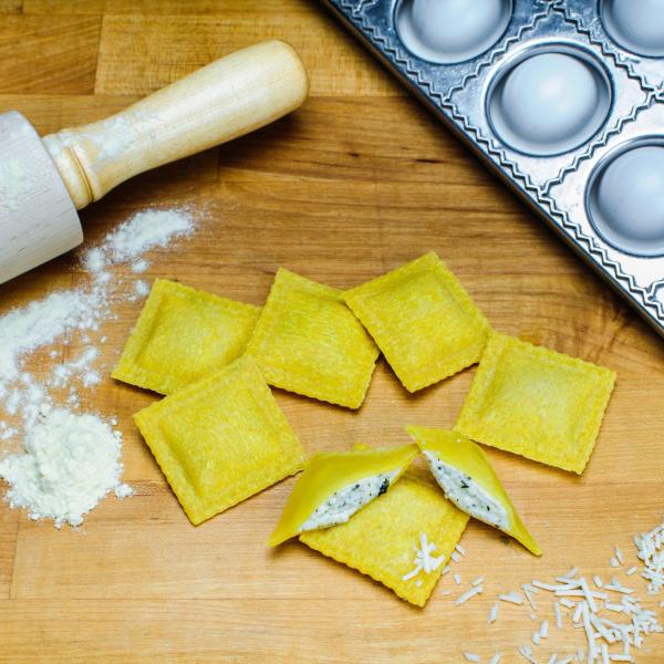 Idee per il Cenone di Capodanno 2024: i ravioli al salmone