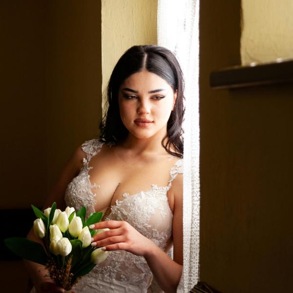 Qual è l’abito perfetto per una sposa curvy?