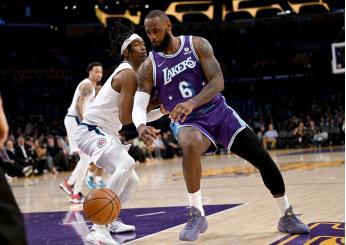 NBA: Harden si prende Philadelphia, derby ai Clippers