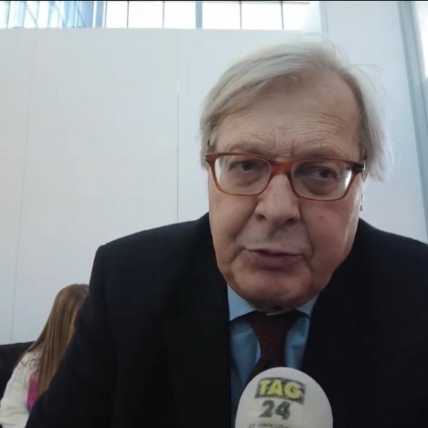 Vittorio Sgarbi intervista dopo la lezione su Michelangelo: “Ecco perché la violenza si sconfigge con l’educazione all’arte. Io un indipendente più che uno di destra” | Video