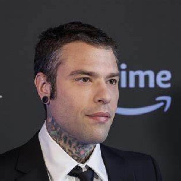 Fedez furioso dopo gli attacchi su Twitter: “Non vi azzardate a toccare i miei figli”