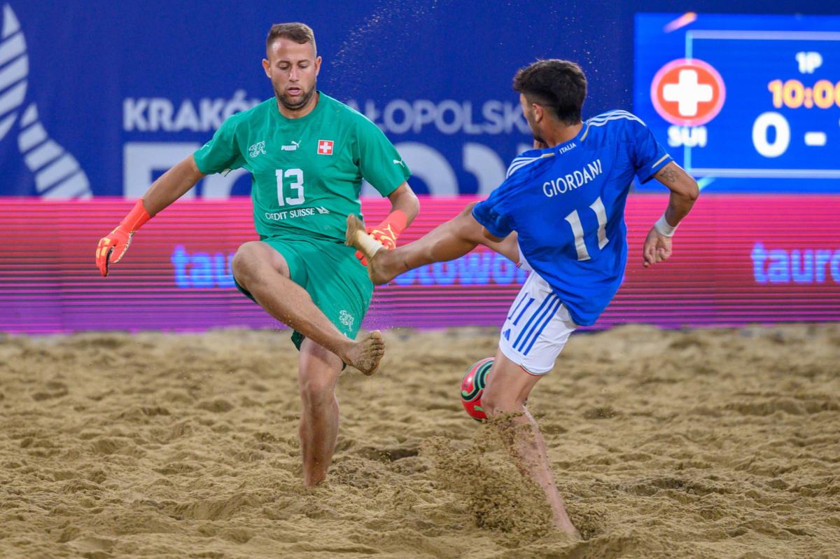 Mondiali di beach soccer, l’Italia si arrende in finale al Brasile