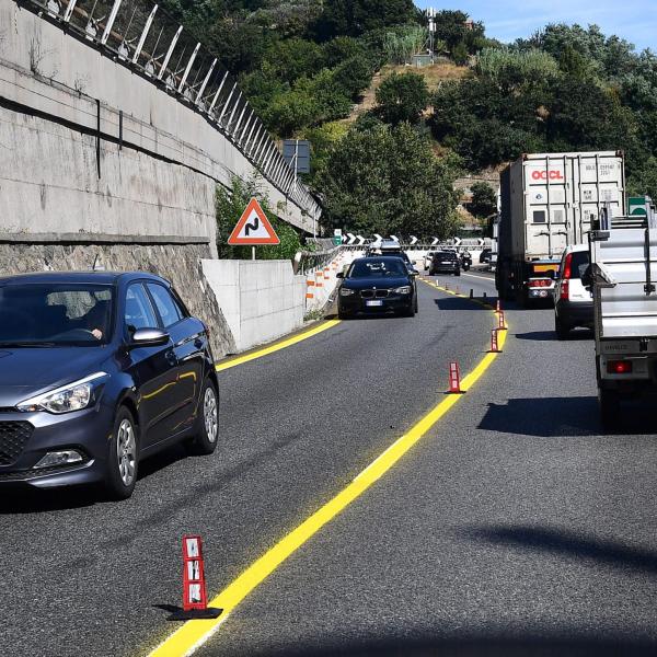 Le autostrade testano il Road Zipper system per riconfigurare i cantieri in base al traffico