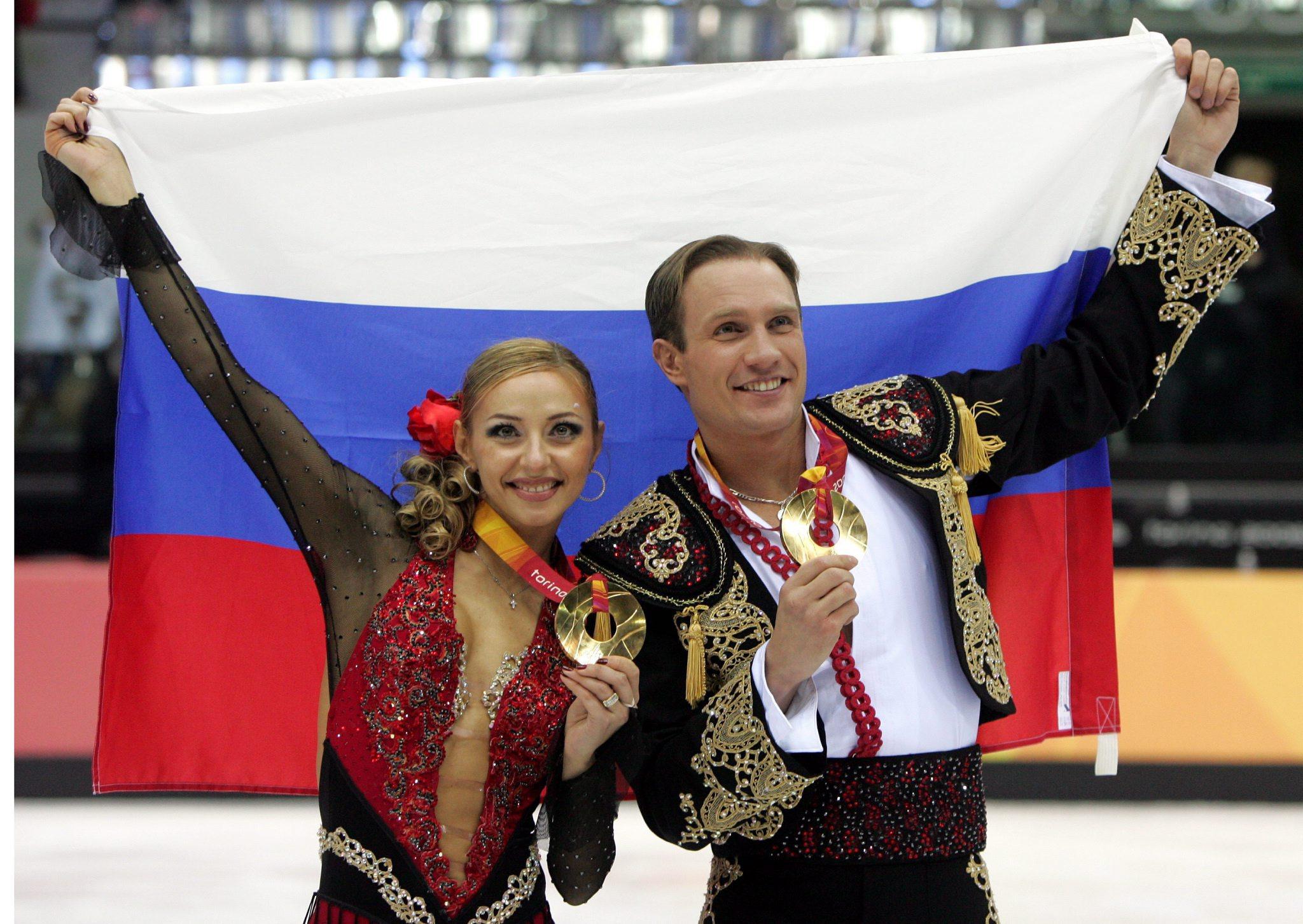 Roman Kostomarov, il campione olimpico russo di pattinaggio perde gli arti a causa di una polmonite