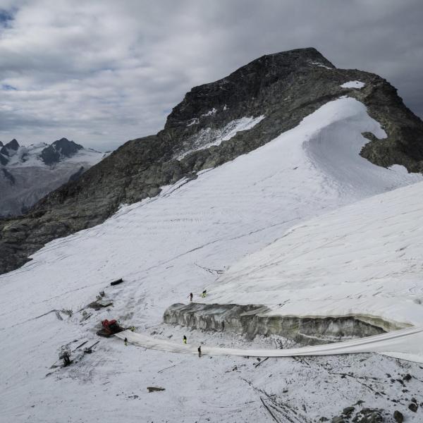 Sulle Alpi bavaresi sta scomparendo parte del ghiacciaio Schneeferner