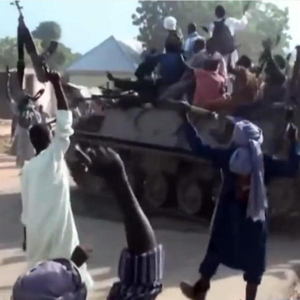 Nigeria, miliziani di Boko Haram rapiscono 150 persone nel villaggio di Kuchi: dieci morti nell’assalto