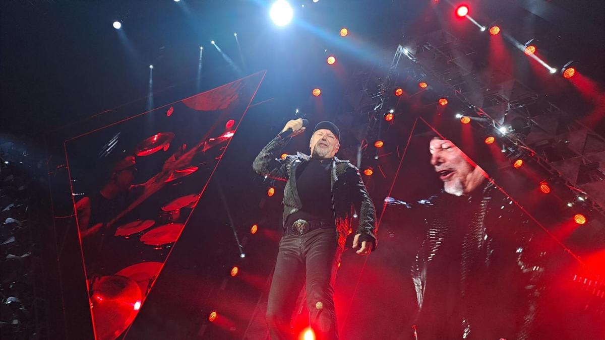 Vasco Rossi fa il “compagno” e nel ricordare il suo papà antifascista, attacca il governo Meloni: “I nazifascisti son tornati”