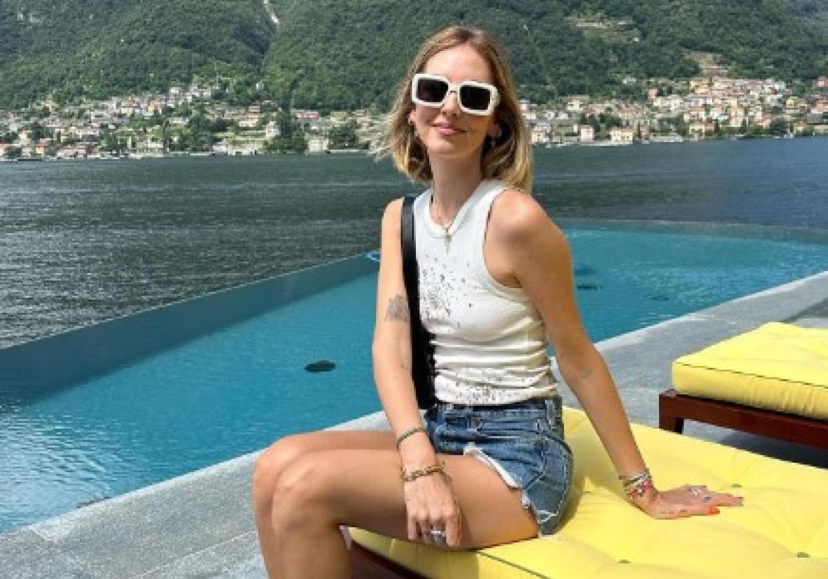 Chiara Ferragni al matrimonio di Diletta Leotta, le foto dell’outfit e tutti gli ospiti: da Hunziker a Elodie