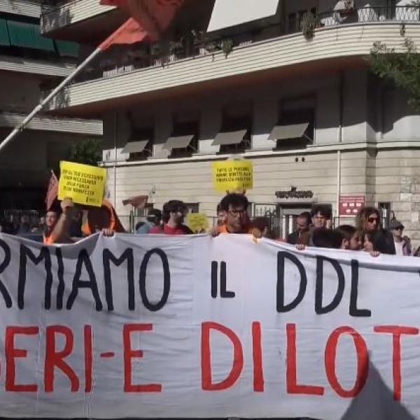 Ddl sicurezza, la rabbia e la paura dei militanti di Ultima generazione: “Non siamo più in democrazia” | VIDEO