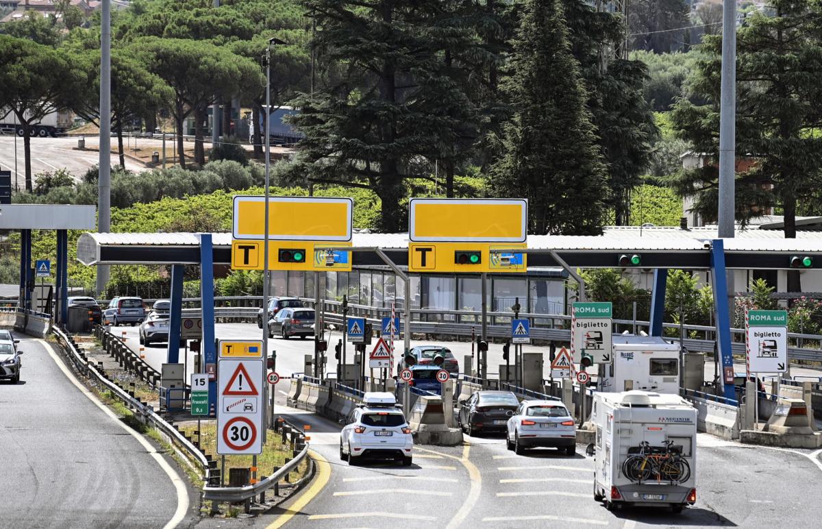 Traffico nell’esodo di ferragosto: code e disagi sulle strade dalla…