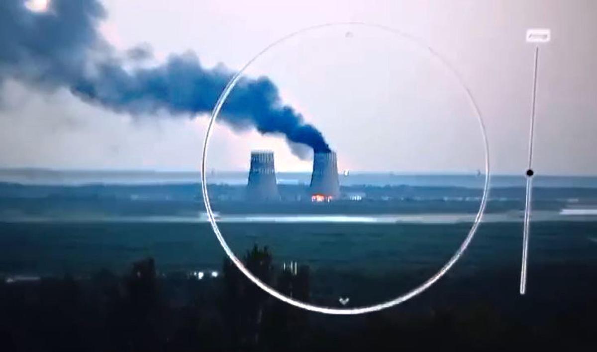 Scoppia un incendio presso la centrale nucleare di Zaporizhzhia: quali sono le condizioni dell’impianto? Scambio di accuse fra Russia ed Ucraina| VIDEO