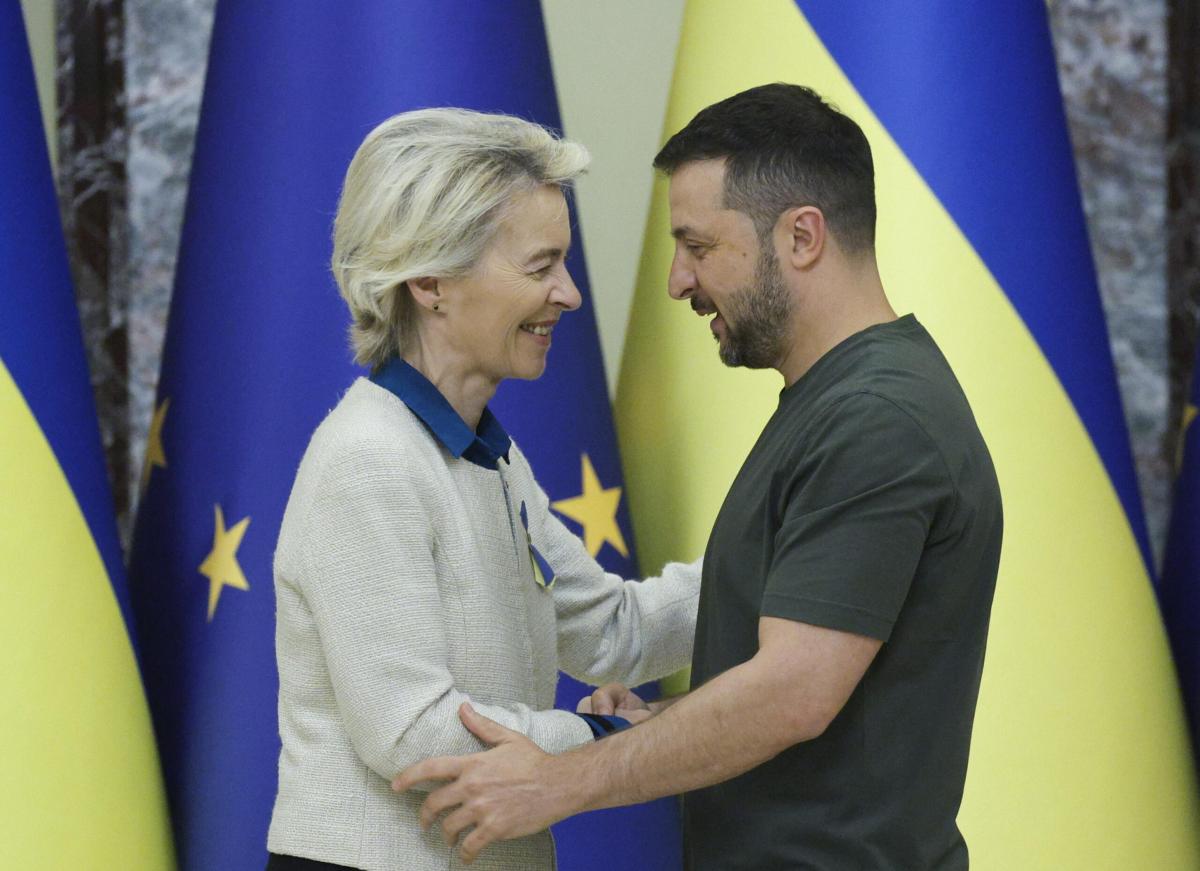 Von der Leyen a Kiev, fondamentale assistenza Ue per crisi energetica in vista dell’inverno. In arrivo prestito di 35 miliardi