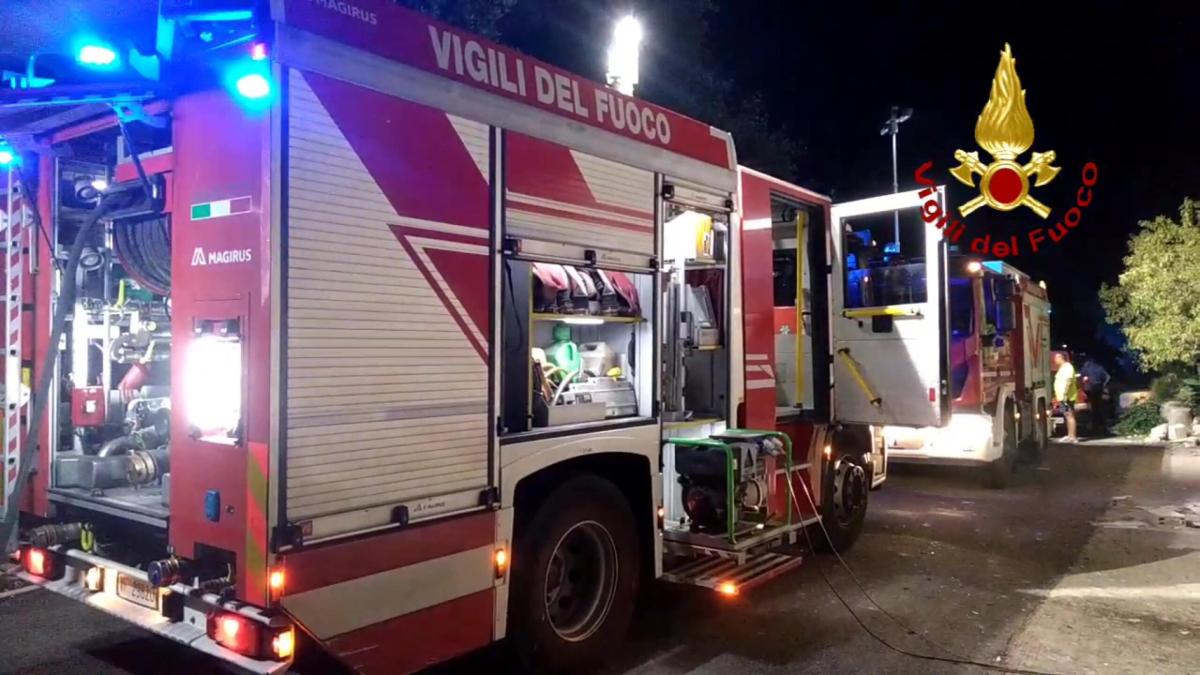 Treviso, incendio a Mogliano Veneto: brucia l’ex ospedale psichiatr…