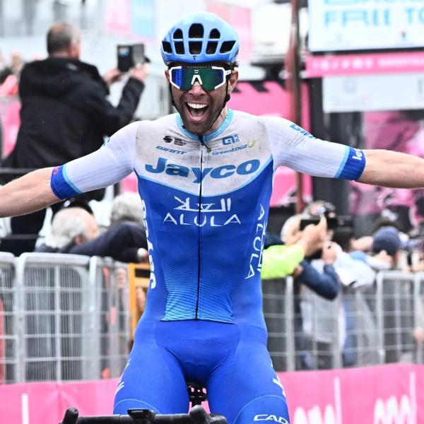 Giro d’Italia, Matthews vince la terza tappa: l’ordine di arrivo completo