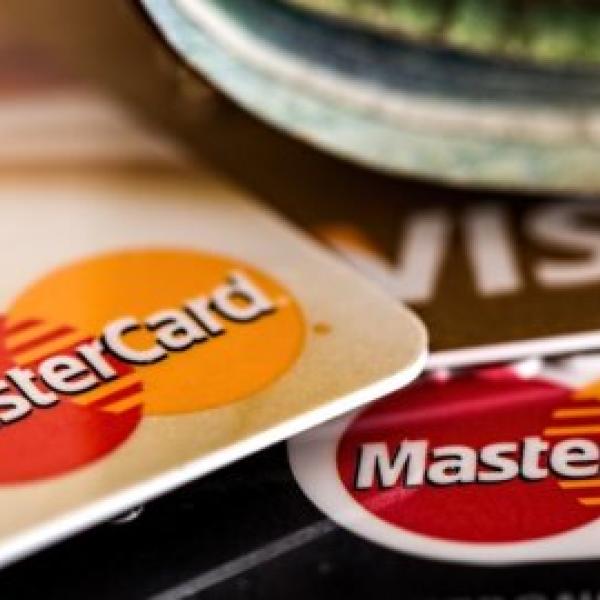 Visa e Mastercard sospendono le operazioni dei circuiti in Russia