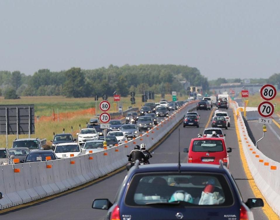 Vicenza, incidente sull’A4 all’altezza dello svincolo di Grisignano: grave una coppia padovana