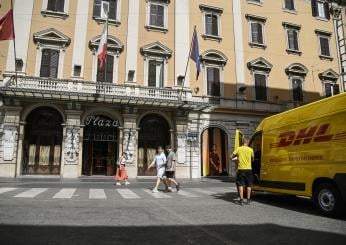 Roma, finge di consegnare un pacco e prende 1 milione di euro: anzi…