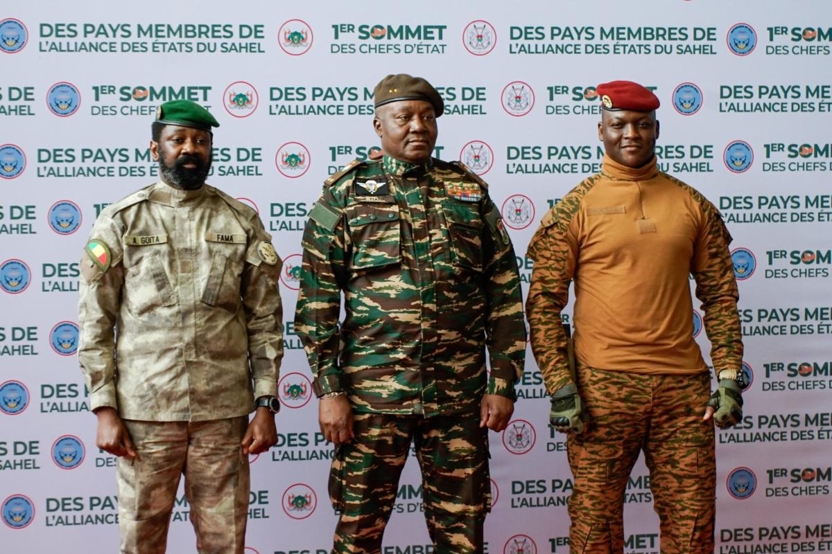 Sahel, i leader militari di Mali, Burkina Faso e Niger “voltano le spalle” all’Ecowas